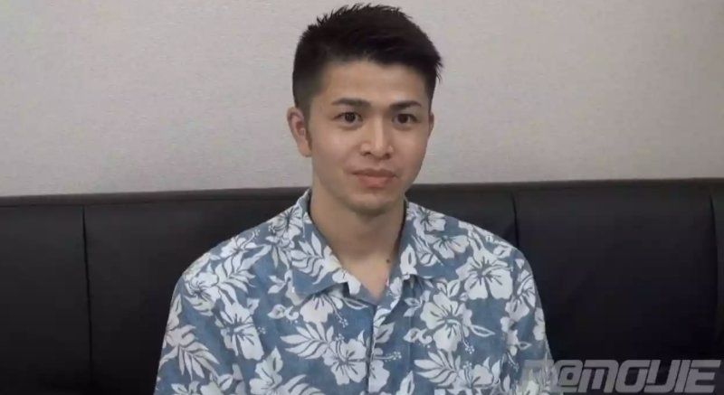 YC1010663 – 一位肌肉發達、體格健壯的男士首次亮相！ ！對他的第一次男男體驗感到無比興奮！ ？他強烈的射精場面首次在鏡頭前展現