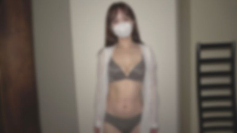 【無碼・完全素人】喜歡被激烈對待的單身媽媽，被手指攪拌、大量噴射濕透，被大叔的極粗勃起雞巴活塞運動到尖叫